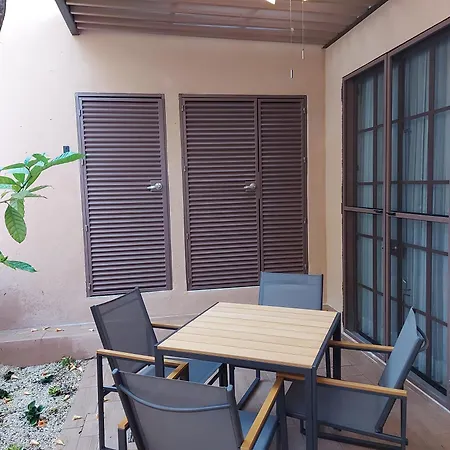 Casa Maria Dolores, Barrio San Sebastian